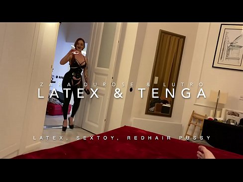❤️ Sister wamutu wofiyira atavala chovala cha latex chogwidwa ndi mchimwene wake wopeza Kanema wachabechabe  pa ife ❌️❤